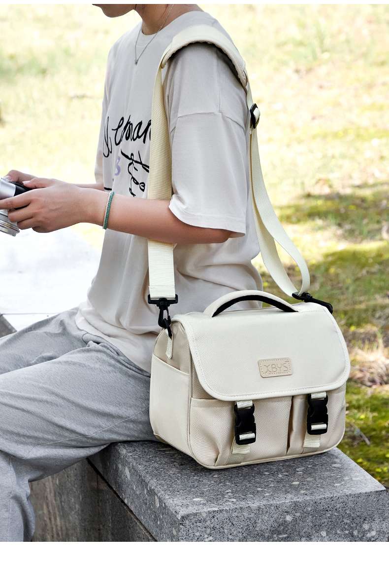 カメラ バッグ シンプル機能性カメラポーチ