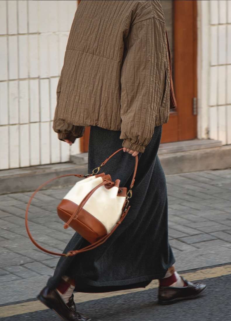 カメラ バッグ 巾着型レザー カメラバッグ